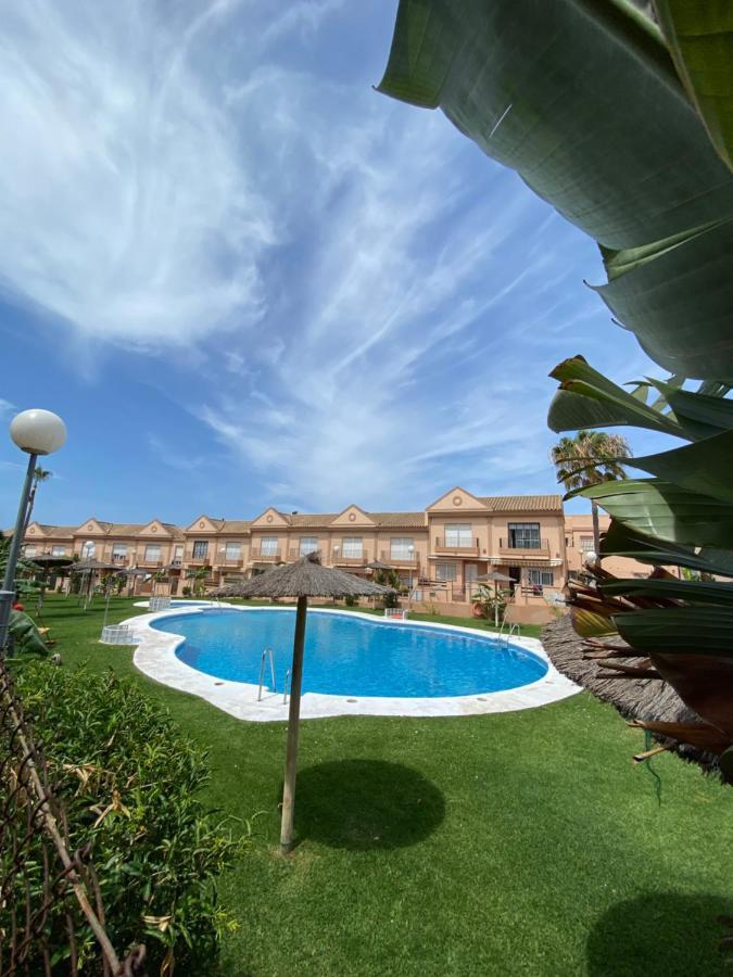 Apartamento La Barrosa Chiclana de la Frontera Exterior foto